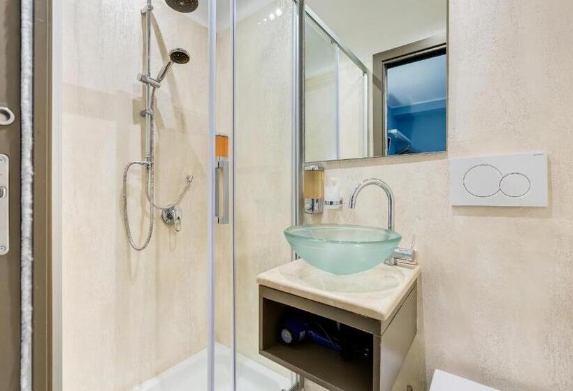 اتاق عادی, Easy Budget Colosseo