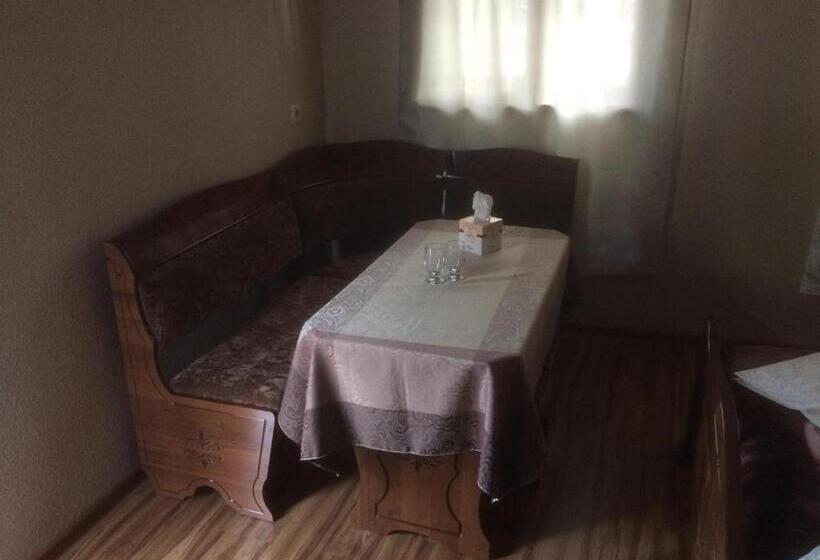 家庭间, Gokor B&b
