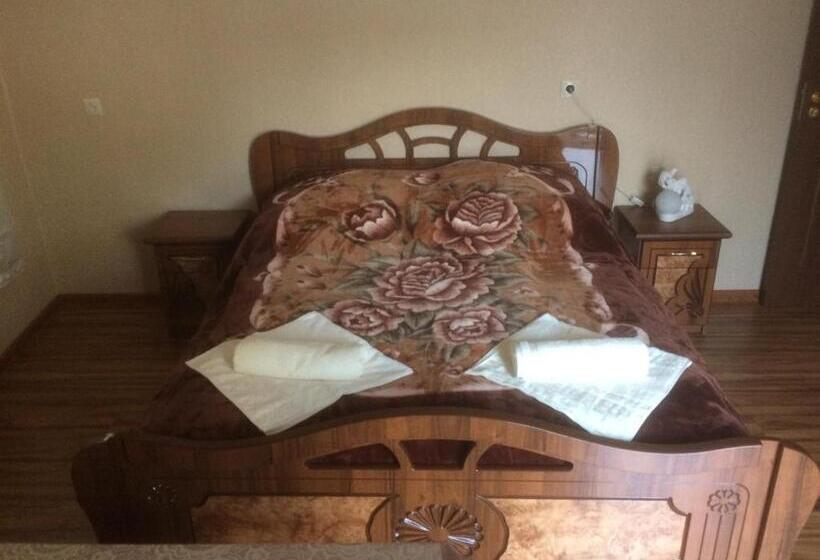 Семейный Номер, Gokor B&b