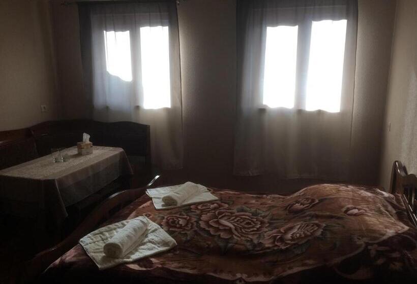 Семейный Номер, Gokor B&b