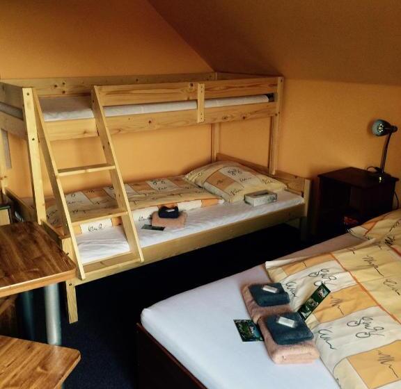 Camera Quadrupla Standard, Resort Mezná