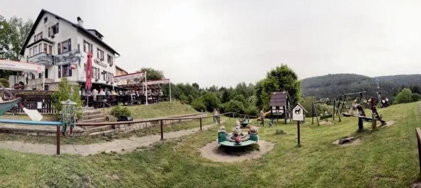 Basic Yhden Hengen Huone, Resort Mezná