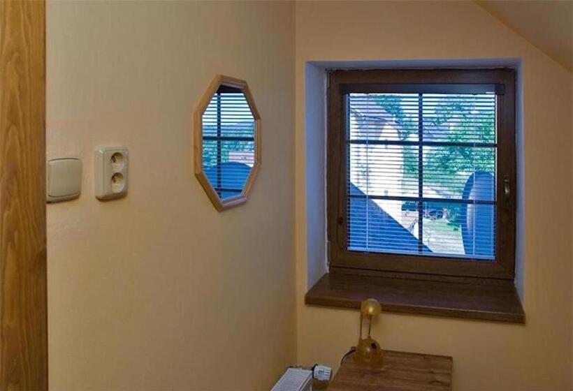 Camera Standard, Resort Mezná