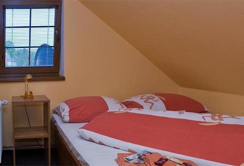 Camera Standard, Resort Mezná