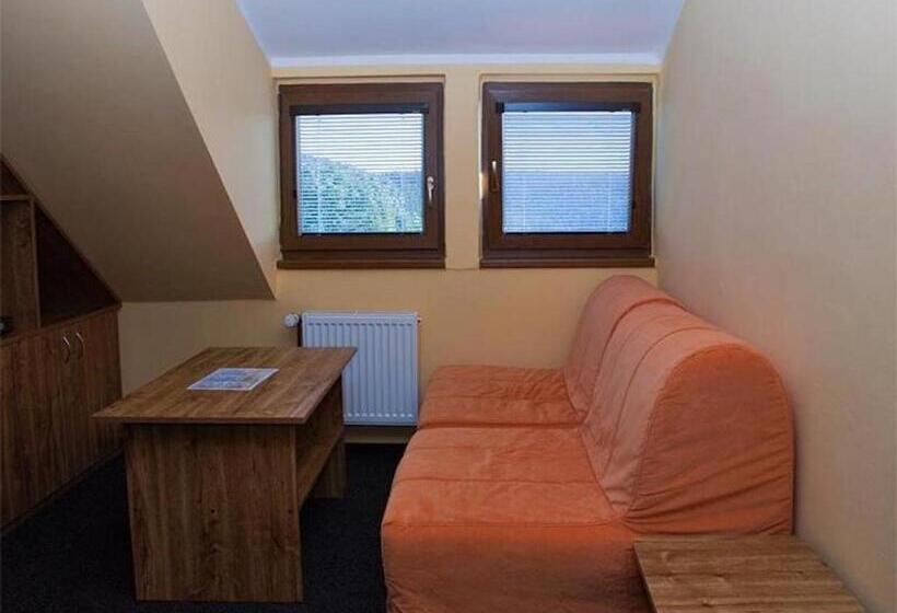 Camera Standard, Resort Mezná