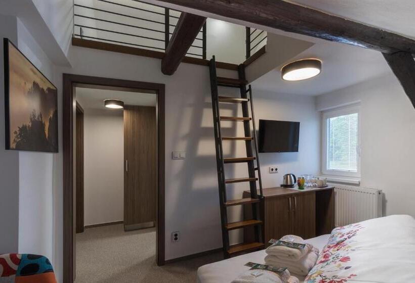 Camera Quadrupla Standard, Resort Mezná