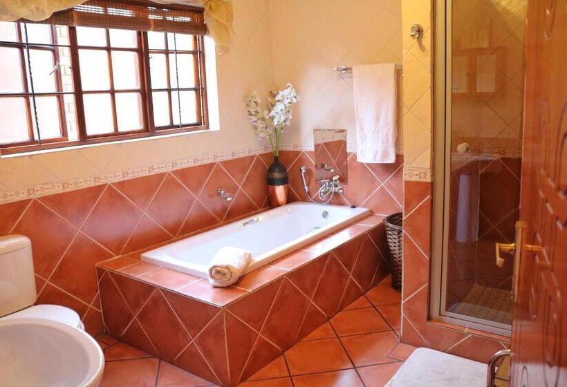 דירת חדר בקומת קרקע, Kairos Home