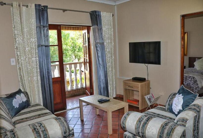 דירה בת חדר שינה 1 עם מרפסת, Kairos Home