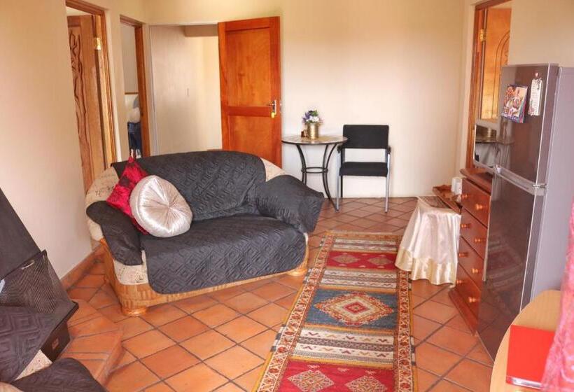 דירת שלושה חדרים, Kairos Home