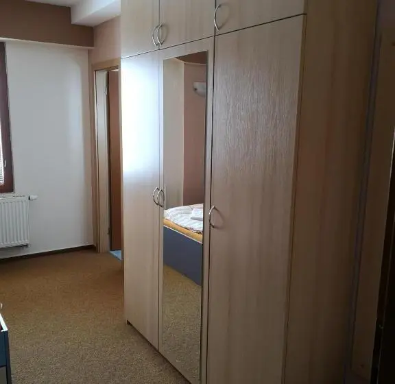 Quarto Quádruplo Standard, Riegrova Chata Kozákov