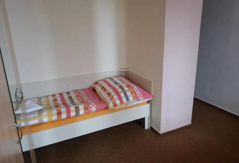 Quarto Quádruplo Standard, Riegrova Chata Kozákov