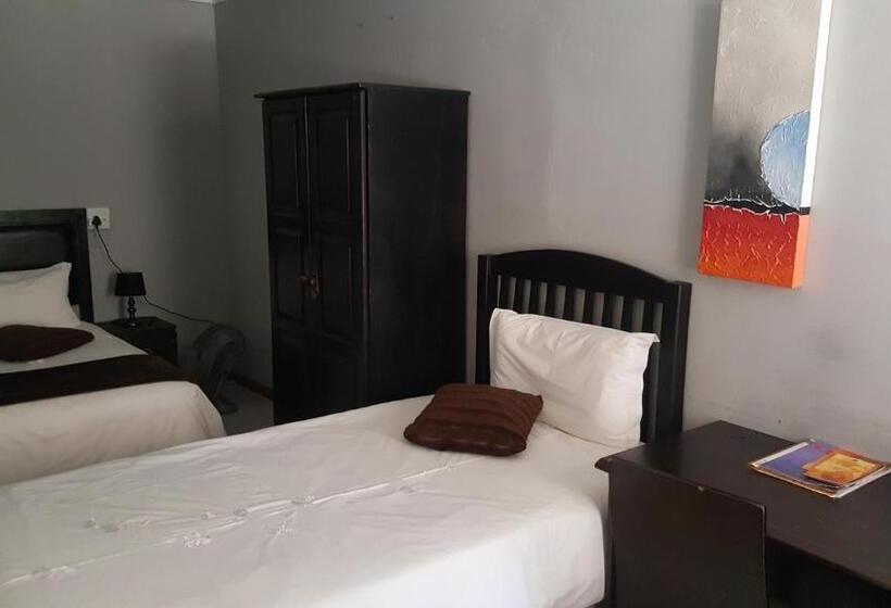 غرفة عائلية, Tukha Guesthouse