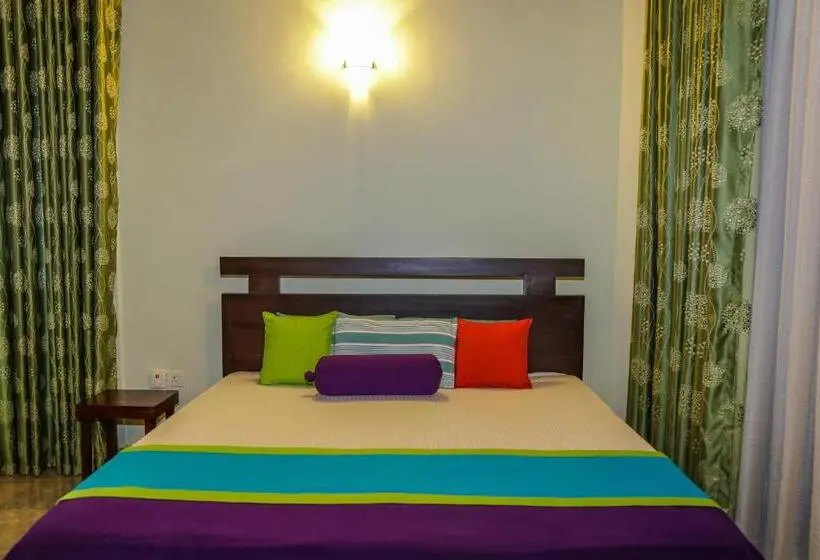 Family Room Mountain View, Kandyan Hideout