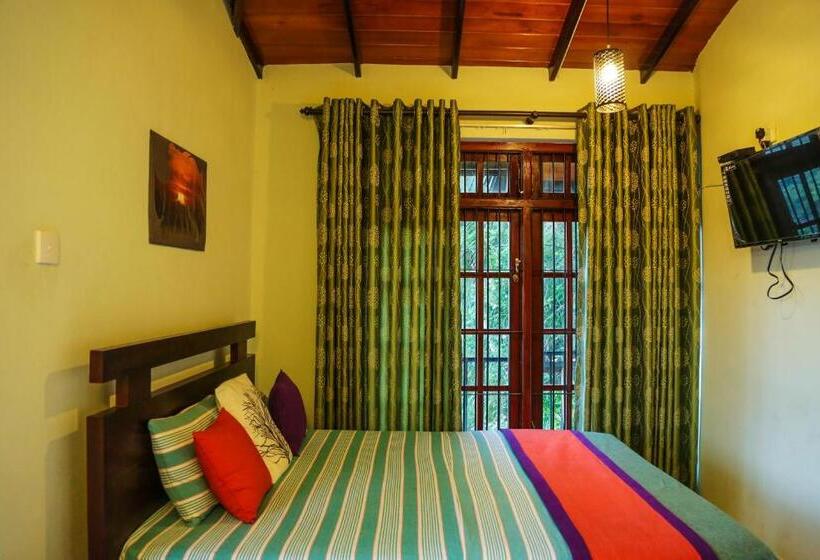 Номер Стандарт, Kandyan Hideout