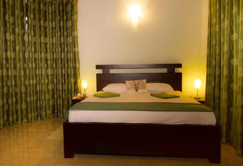 Standard Room with Balcony, Kandyan Hideout