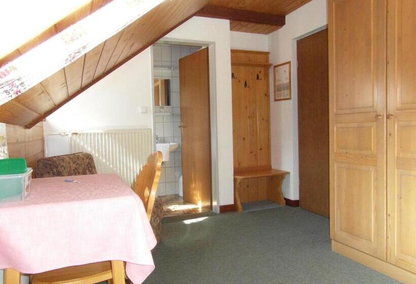 اتاق استاندارد با چشمانداز کوهستان, Farm Košir