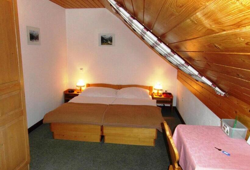 اتاق استاندارد با چشمانداز کوهستان, Farm Košir