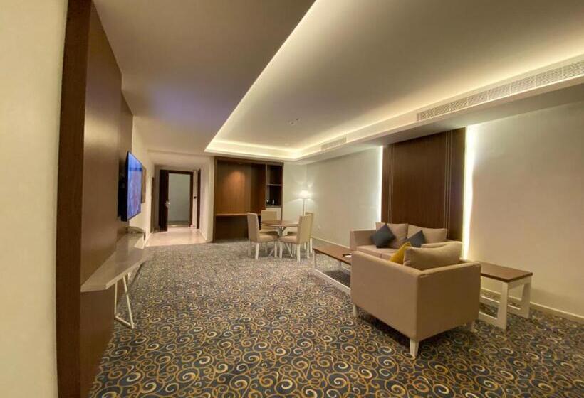 سوییت, ضيافة القرية الثلاثية شقق مخدومة Aldyafa