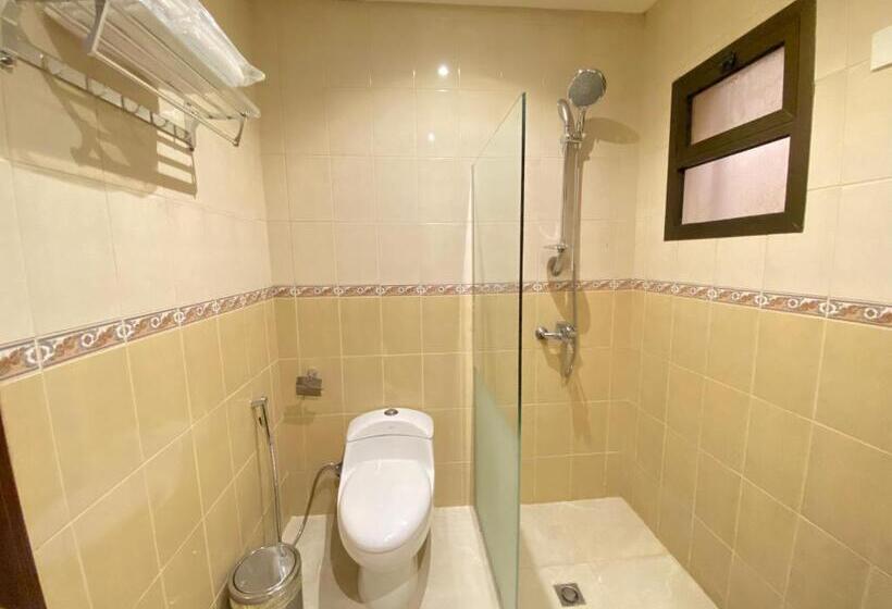 سوییت جونیور, ضيافة القرية الثلاثية شقق مخدومة Aldyafa