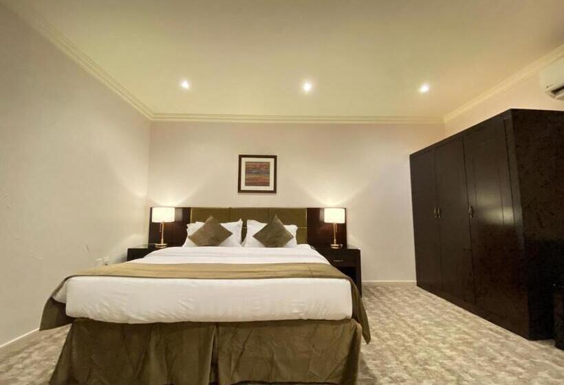 سوییت لوکس, ضيافة القرية الثلاثية شقق مخدومة Aldyafa