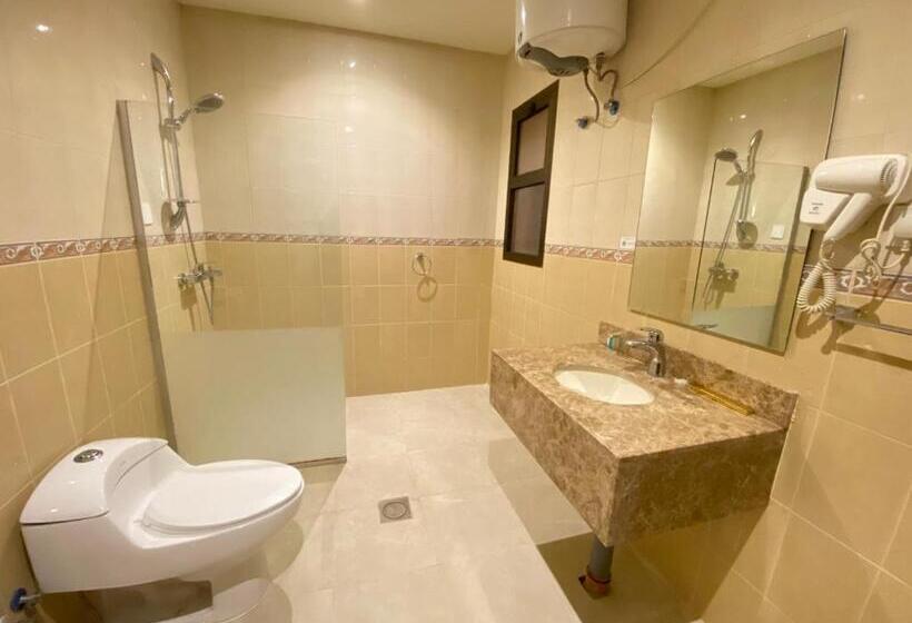 سوییت لوکس, ضيافة القرية الثلاثية شقق مخدومة Aldyafa