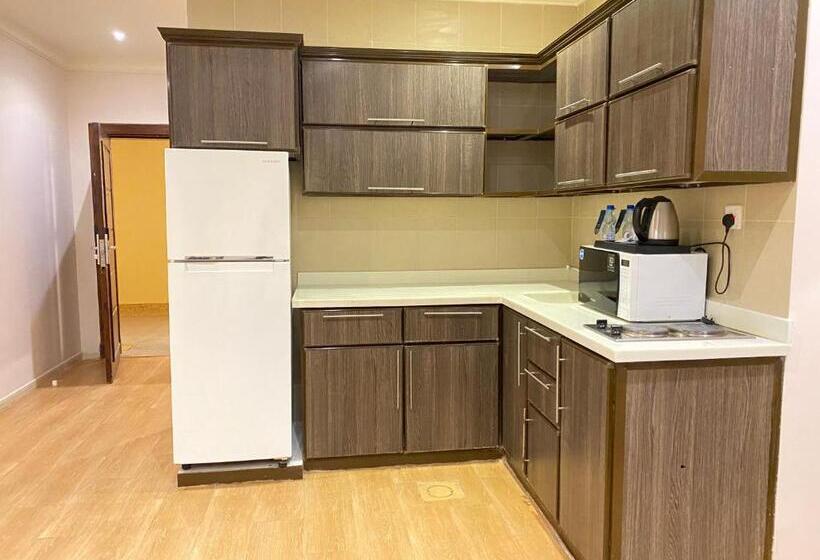 سوییت لوکس, ضيافة القرية الثلاثية شقق مخدومة Aldyafa