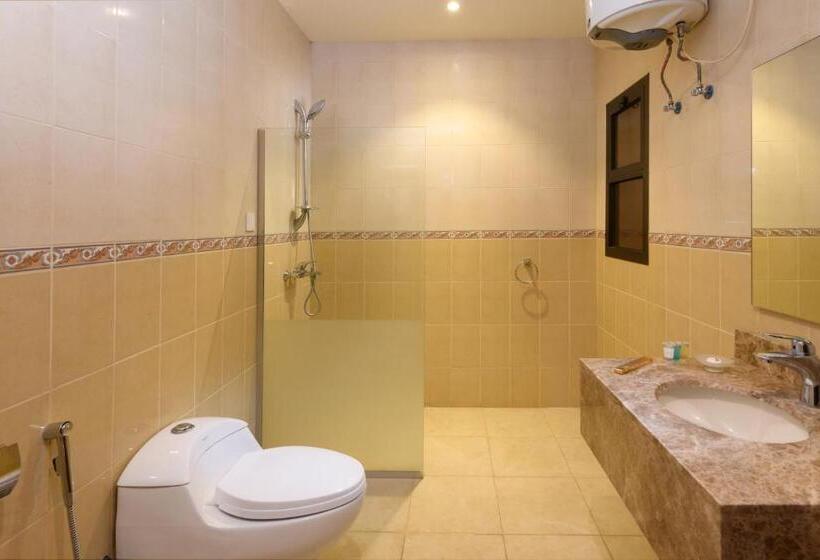 3 Bedroom Suite, ضيافة القرية الثلاثية شقق مخدومة Aldyafa