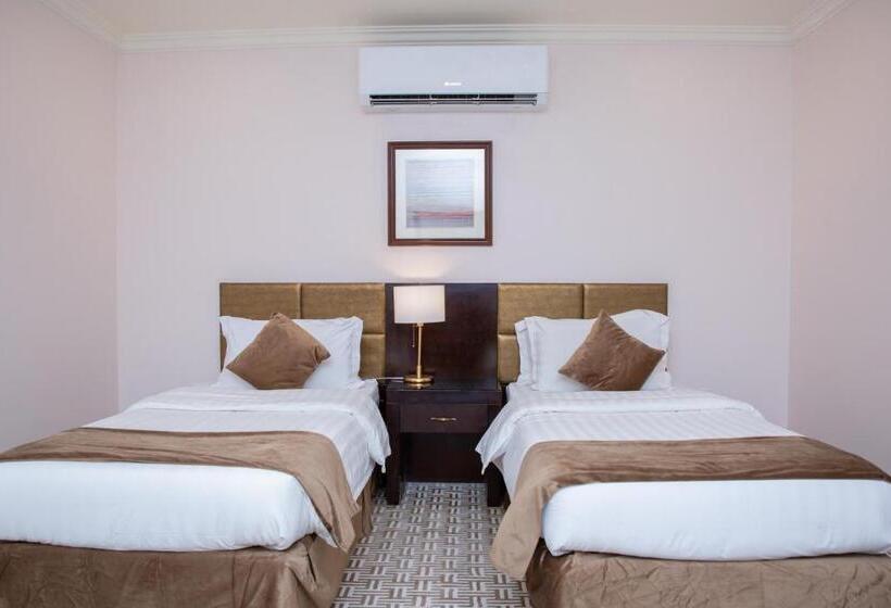 3 Bedroom Suite, ضيافة القرية الثلاثية شقق مخدومة Aldyafa