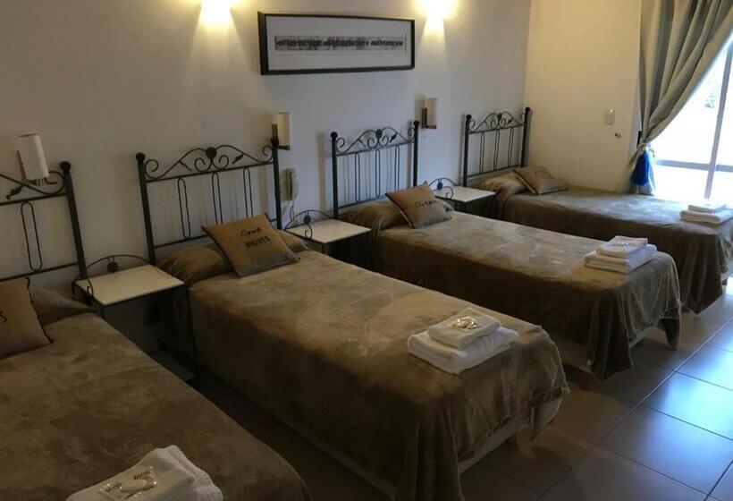 اتاق استاندارد چهار تخته, Faro Del Parque