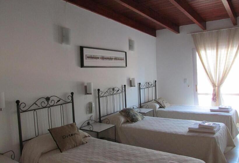 اتاق استاندارد چهار تخته, Faro Del Parque