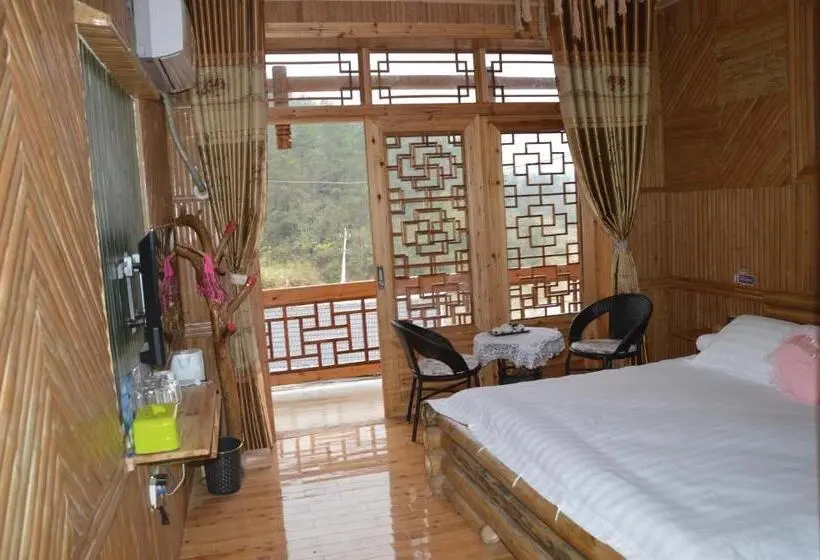 Comfort room with balcony, Yangjiajie Inn