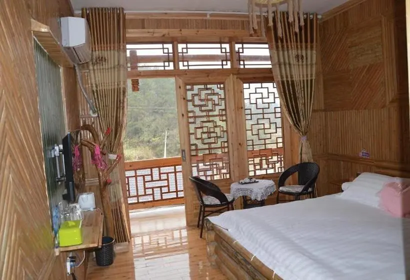 Comfort room with balcony, Yangjiajie Inn