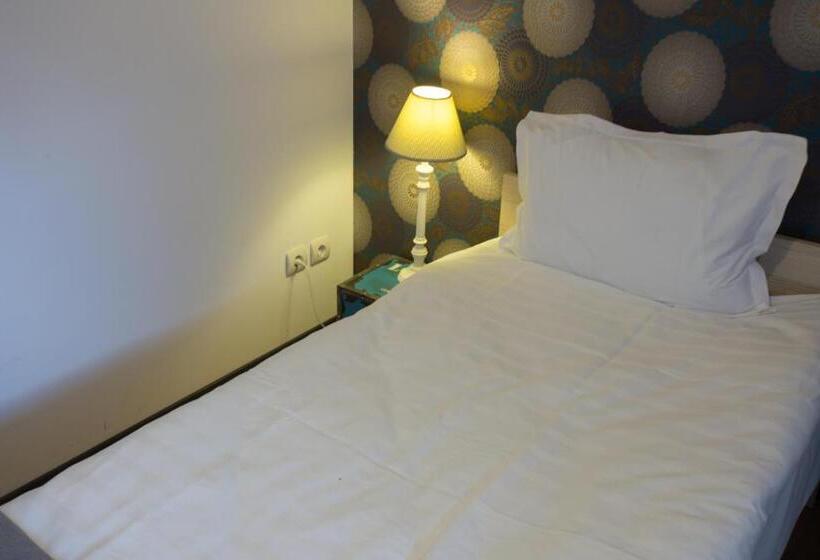 חדר אקונומי, Castelul Stirbey