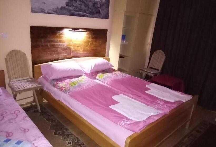اتاق خانوادگی, Guest House Mirijevski Konak