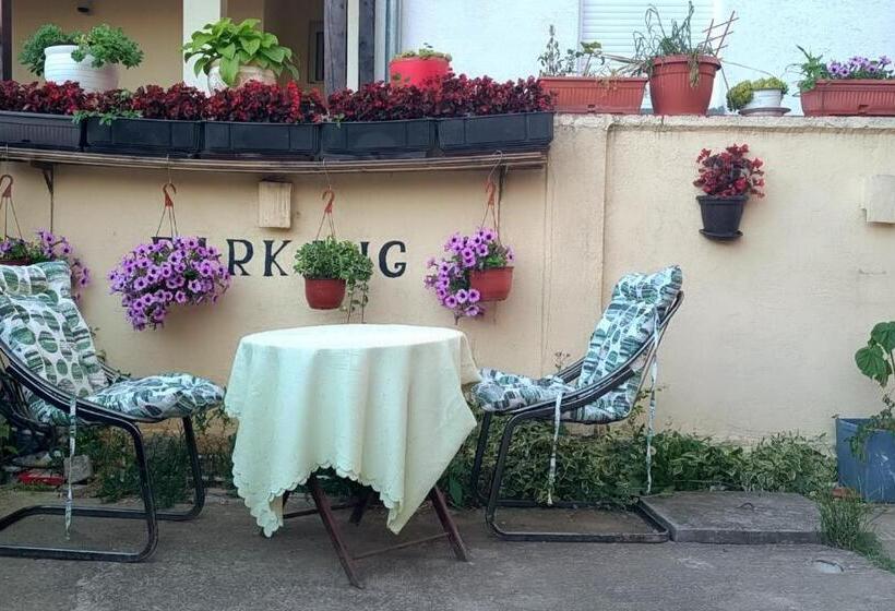 اتاق خانوادگی, Guest House Mirijevski Konak