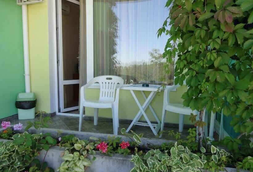 스탠다드 발코니 룸, Guesthouse Kamelia