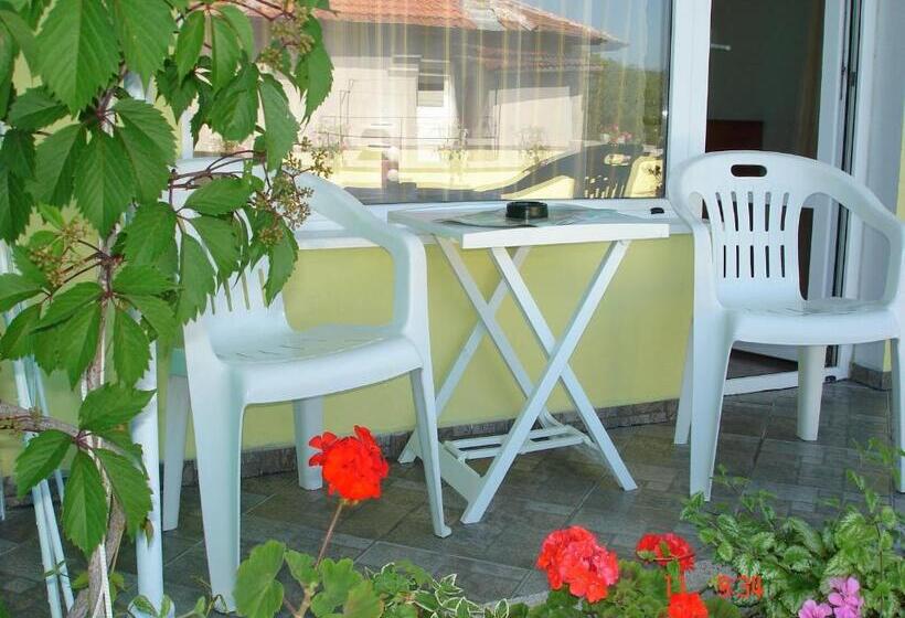 스탠다드 발코니 룸, Guesthouse Kamelia