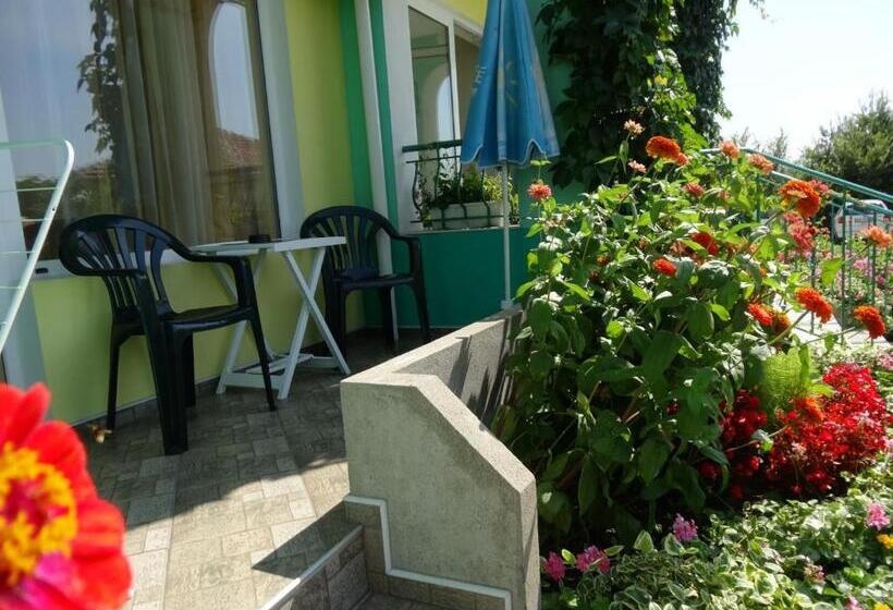 스탠다드 발코니 룸, Guesthouse Kamelia