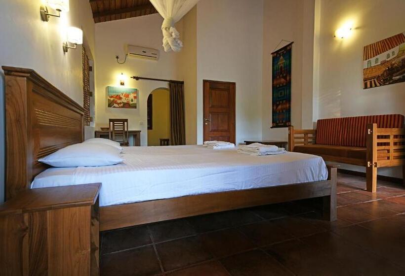 Номер Deluxe с Балконом, Hettimulla River House