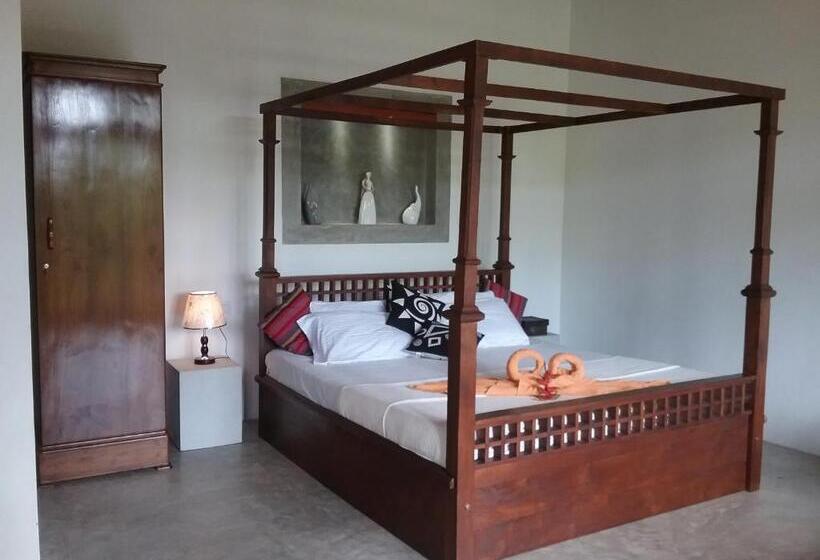 סוויטה עם ג'קוזי, Style Villa