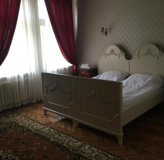 اتاق لوکس با بالکن, Guest House Anna Caffe
