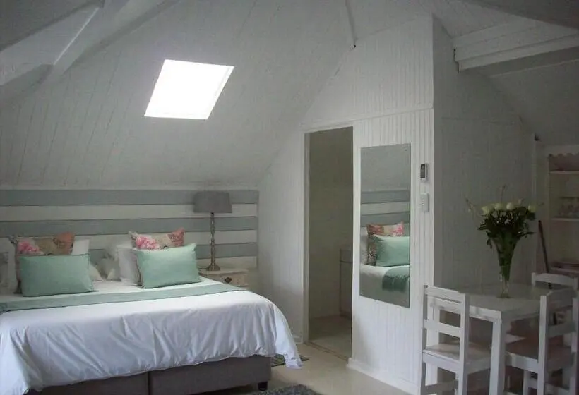 اتاق لوکس با چشمانداز استخر, Guest House Ascot Place