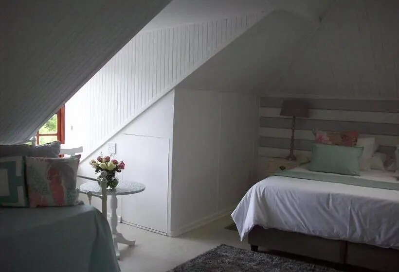 اتاق لوکس با چشمانداز استخر, Guest House Ascot Place