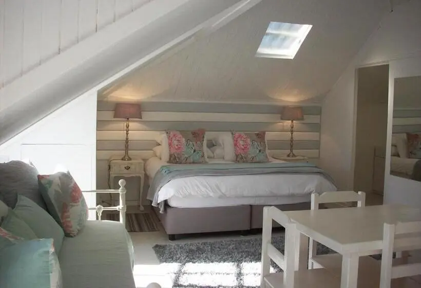اتاق لوکس با چشمانداز استخر, Guest House Ascot Place