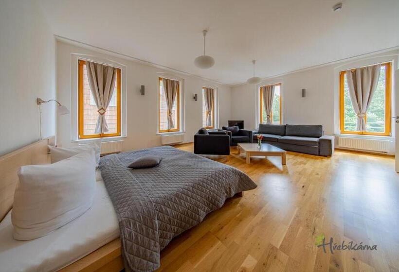 سوییت, Restaurace A Pension Hřebíkárna