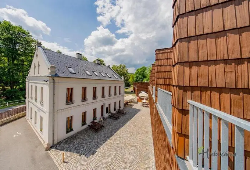 スタンダード4人部屋, Restaurace A Pension Hřebíkárna