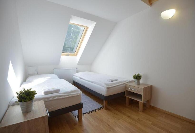 اتاق استاندارد با سرویس بهداشتی مشترک, Restaurace A Pension Hřebíkárna