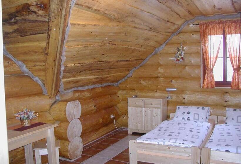 غرفة قياسية حمام مشترك, Chata   Srub Kašparáci