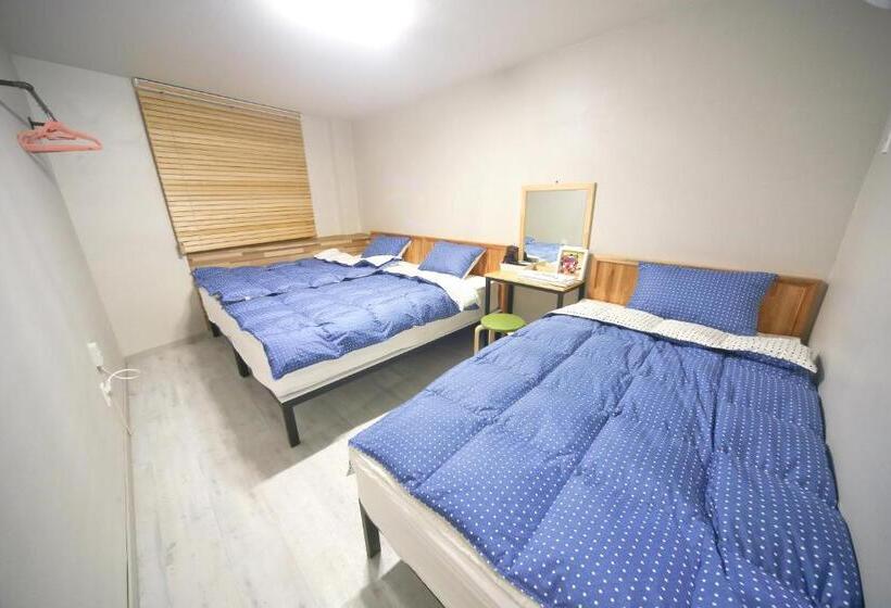 اتاق لوکس سه تخته, Ganse Guesthouse