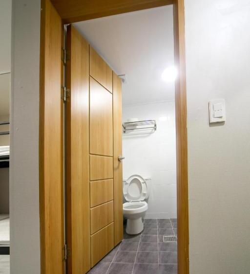 تختخواب در اتاق مشترک, Ganse Guesthouse